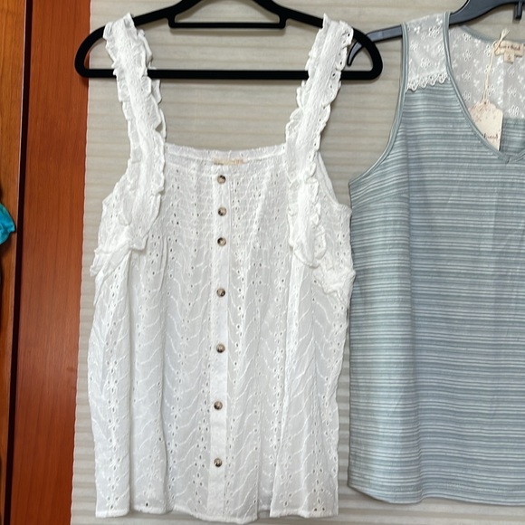 NWT Bundle of 2 tops size small - Picture 4 of 15